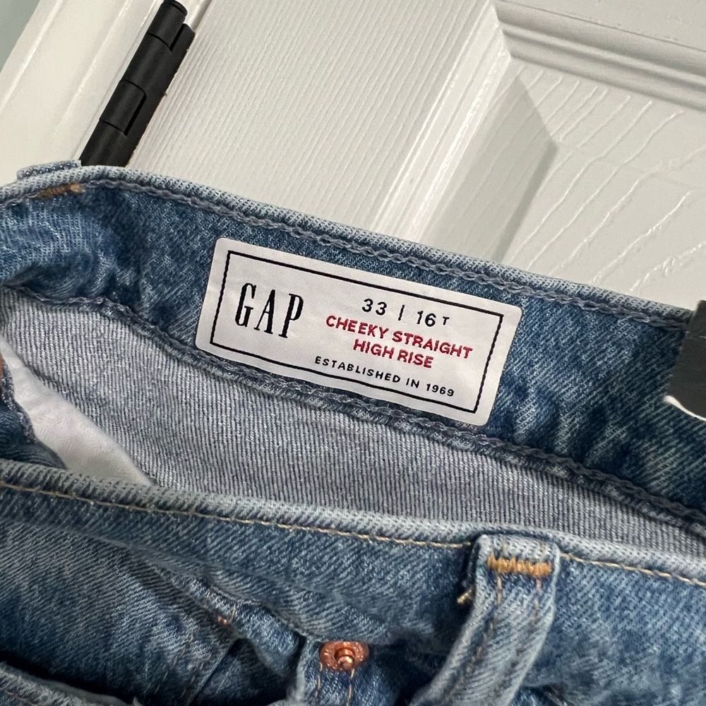 GAP High Rise Cheeky Jean - Picture 3 of 3